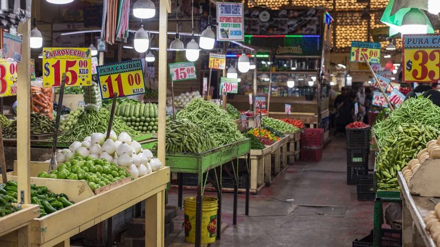 Guía para Comprar en Mercados y Tianguis de México